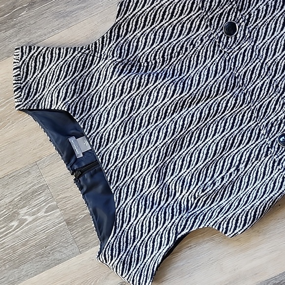 Elegant Black and White Women's Dress - Picture 3 of 11